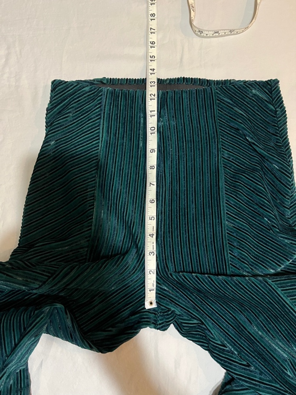 Free People Pull On Green Velvet Flare Pants - Sz M NWT Boho Whimsical - Picture 7 of 10